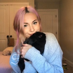 Meet your Posher, Olivia